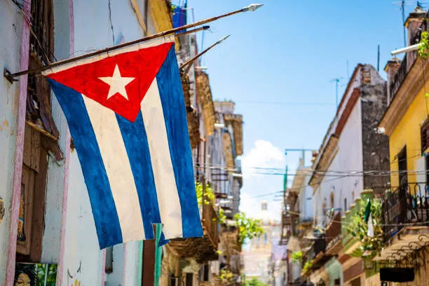 Cuba aprueba el mayor paquete de reformas económicas en más de 15 años en medio de una profunda crisis